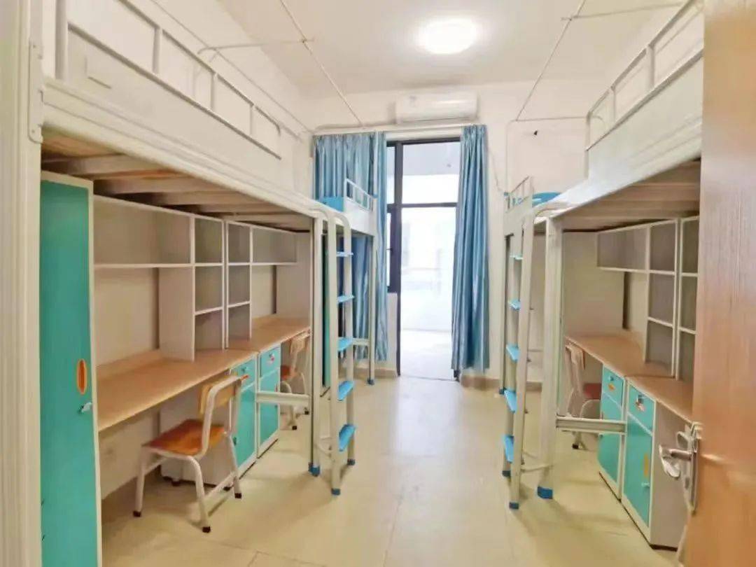 大学宿舍条件盘点	，择校除了分数也要看生活_大学宿舍条件大比拼